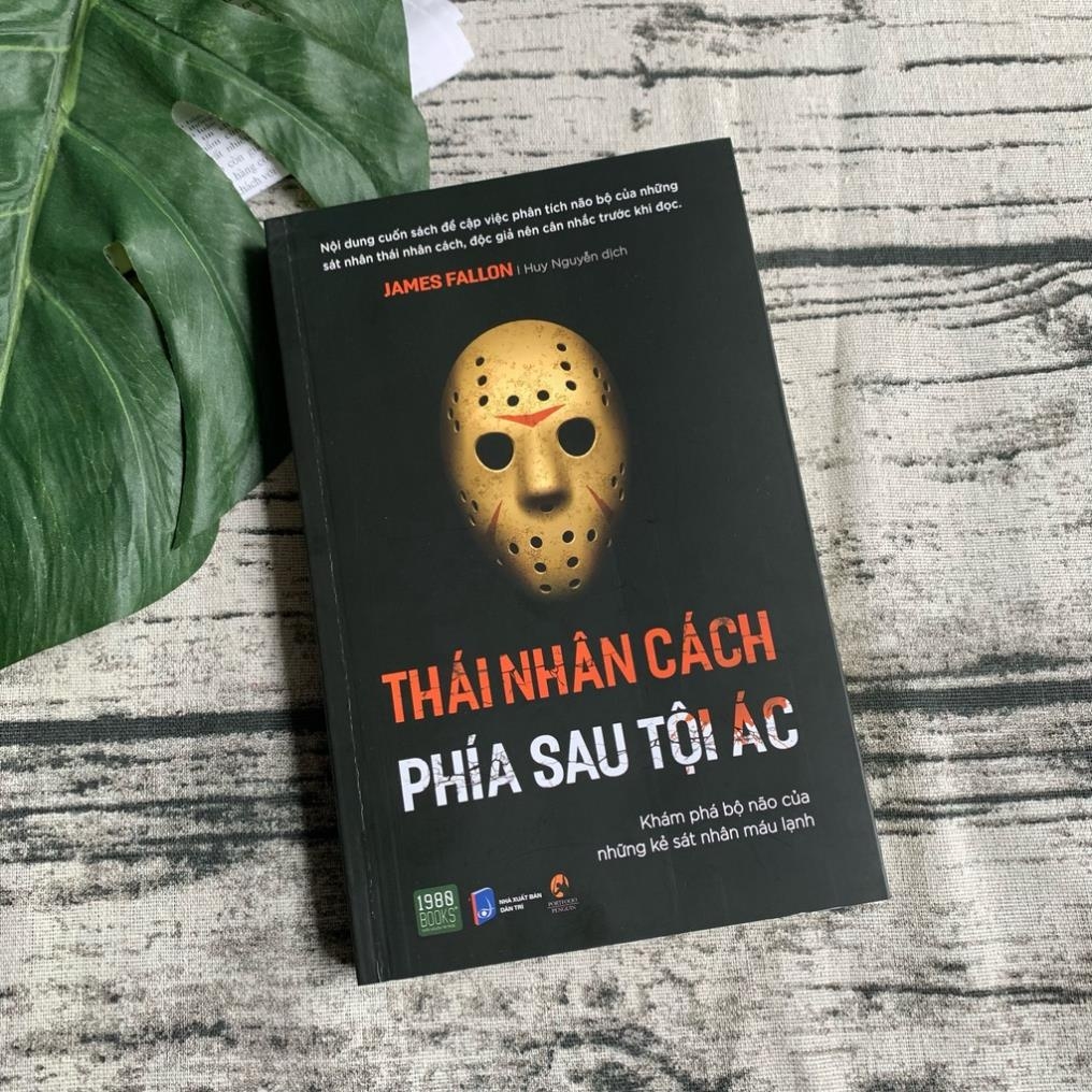thai-nhan-cach-phia-sau-toi-ac.jpg